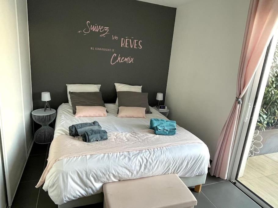 Blue Dream Apartment ฌวง-เลส์-แป็งส์ ภายนอก รูปภาพ